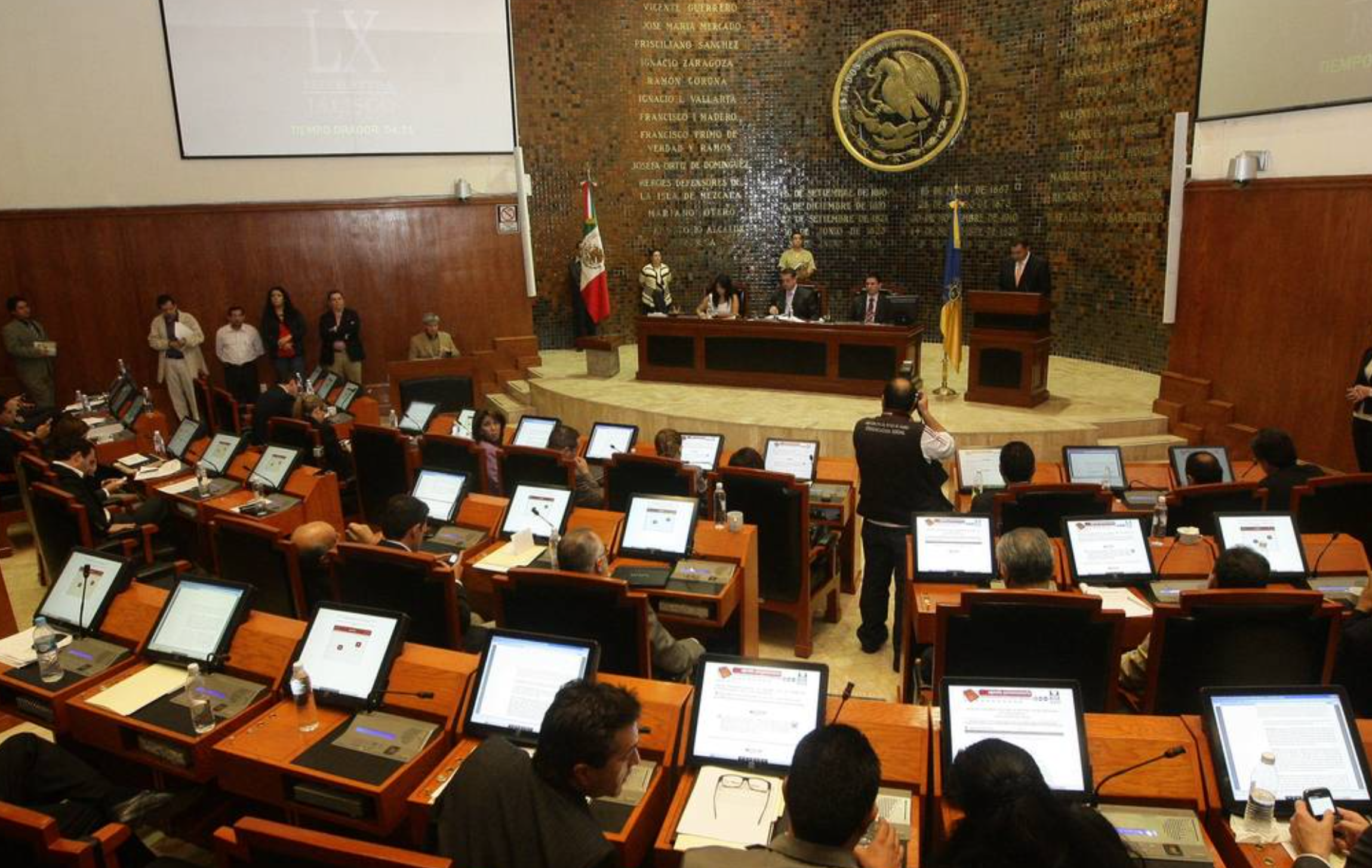 Morena define a candidatos a diputaciones federales por Jalisco